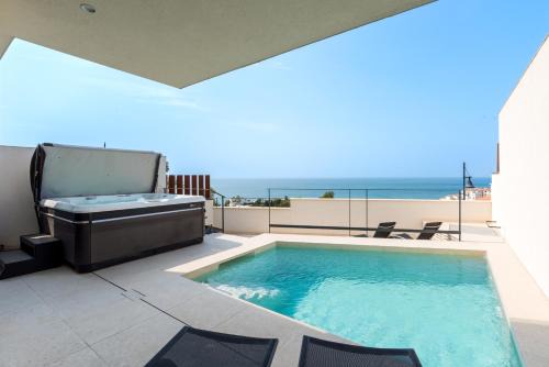 MSW11 - 3 bedroom, private jacuzzi and pool