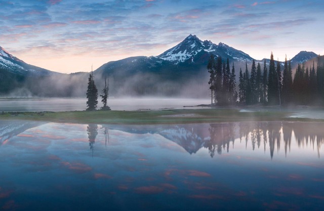 Mt Bachelor Vlg Resort Home. Swimming, Fireplace, River Trails, Garage. Near Golf and Biking Trails.