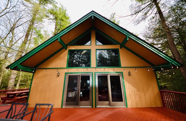 ⛰⛵️⛱Mt. Maplewood Lodge❤️1BR Couples★Romantic★Hot⛷Tub★Game Rm★Dogs+