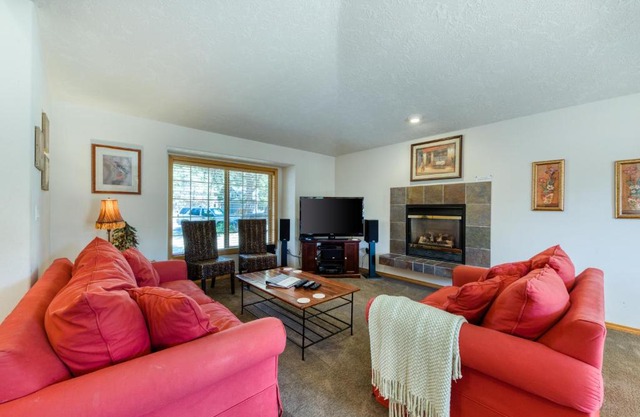 Mt Rainier Lane 07 | Discover Sunriver
