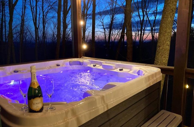 MTN Cabin Sleeps 10 - 5 Mins To Fishing & Camping
