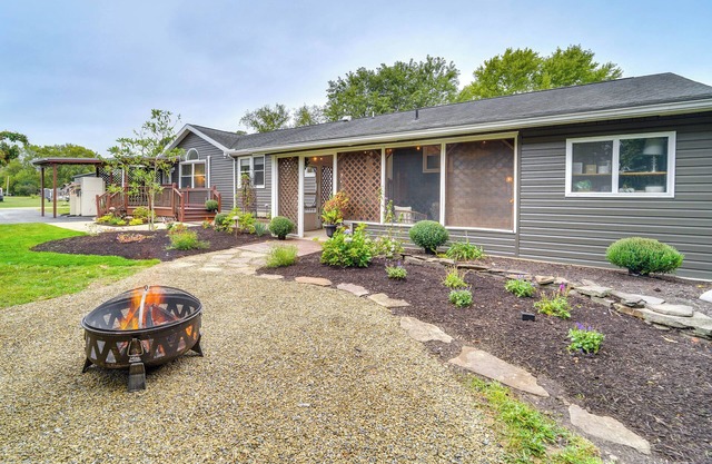 Mtn-View Escape w/Large Yard in Duncansville!