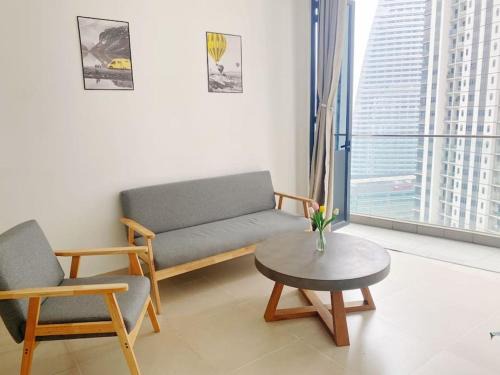Muji Style KL Gateway Premium Residence with Infinity Pool Bathtub