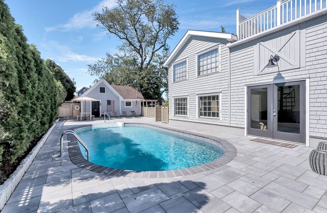 Multi-Family House with Pool - 6 Blocks to Beach