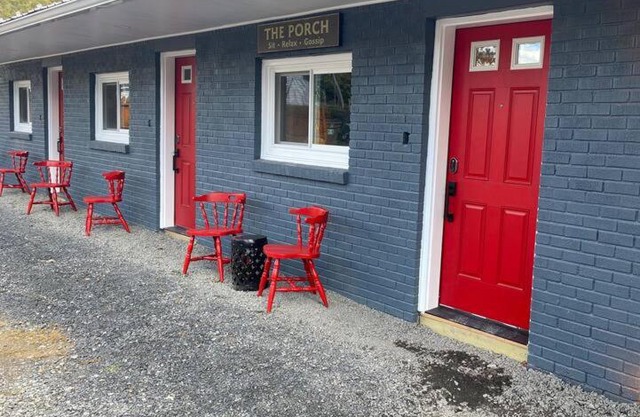 Murphys Law Inn 4