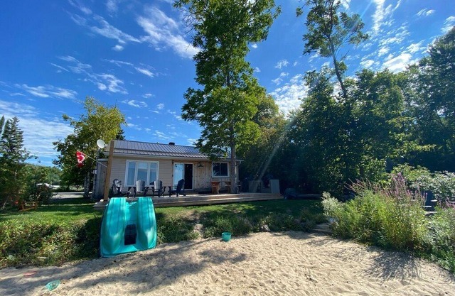 Muskoka Cottage With Private Beach