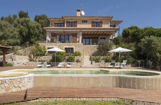 My Rental Homes - Villa Bridgitte with sea view and private pool with jacuzzi