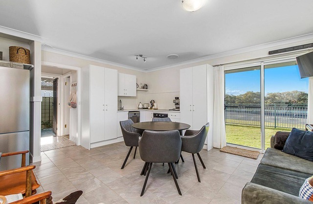 Myers Inlet on Camden Head Road