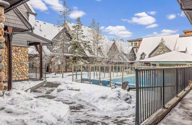 Mystic 2BR Canmore Retreat w/Pool, Hot Tub + BBQ