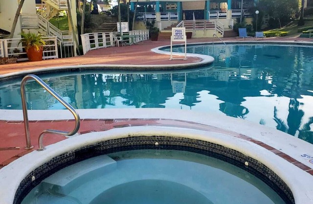Mystic Ridge Paradise 2 bedroom Penthouse Condo (Comfy and Relaxing)