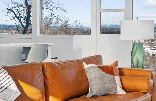n-Stunning Mid Century Modern with amazing Downtown City Views!