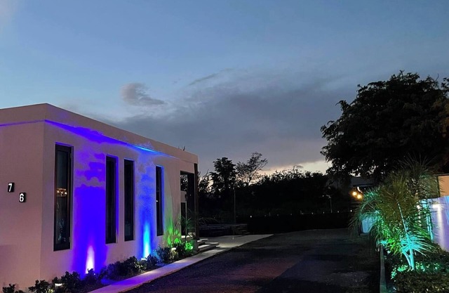 nA MINUTOS DE LA PLAYA Y RESTAURANTES CASA EQUIPADA, PISCINA, WIFFI PUERTO RICO