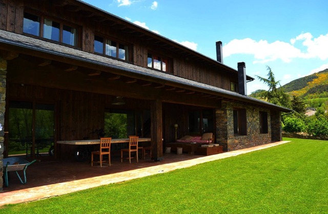 NAHUJA I - Five Bedroom Cottage, Sleeps 12