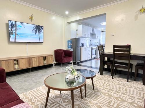 Naka Suites With Balcony, Lake View, GYM
