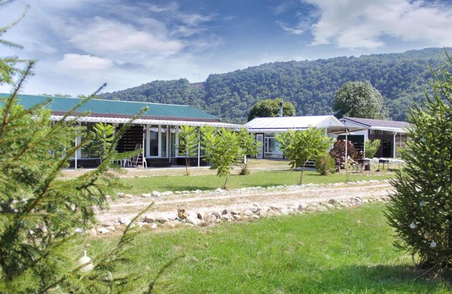 Nakhalenok Guest House