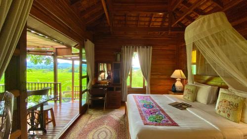 Nan Seasons Boutique Resort