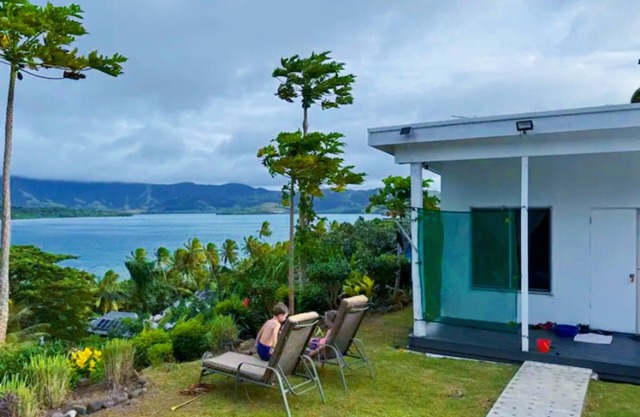 Nananu-I-Ra Oceanfront House - Island Escape