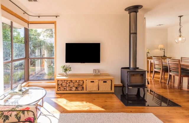 Nancy’s of Trentham | Stylish 3BR Walk to Town