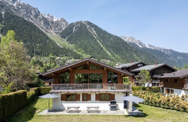Nant-Blanc - Brand new with 4 bedrooms ensuite - walking distance to Chamonix