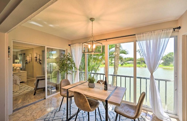 Naples Condo with Enclosed Balcony and Lake Views!