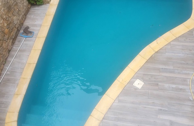 NARBONNE CV- South France- private pool not overlooked- apartment 2bed- 3-4 pers
