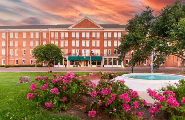 Natchez Grand Hotel & Suites On the River