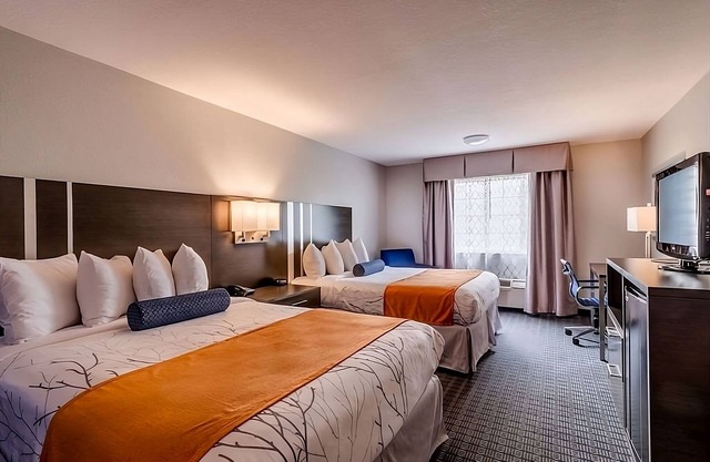 Nature Escape! Unit Near Attractions in GuestHouse Lexington, Parking, Pool!