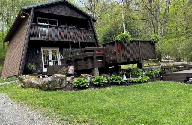 Nature Lover's Delight + Kitchen + Cozy Fireplace
