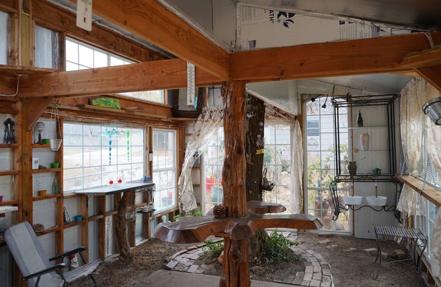 Nature/Pet Friendly Home in the heart of local community