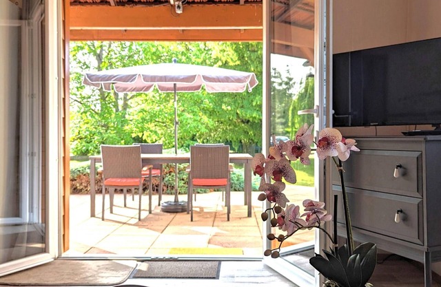 Nature retreat chalet with terrace, air conditioning, private parking