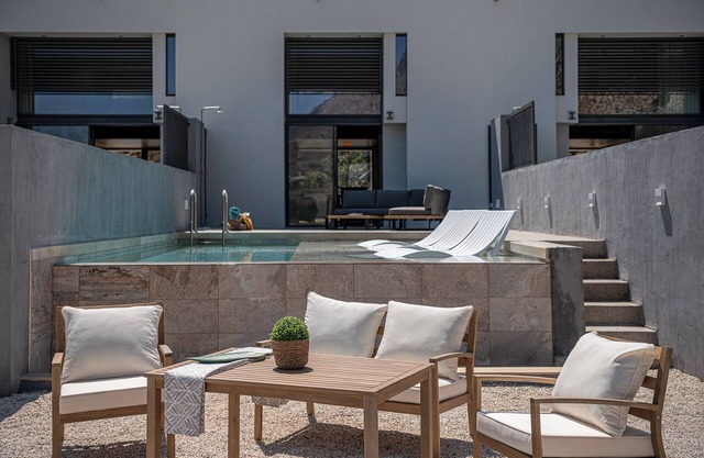 Nature's Den four Luxury Suites package
