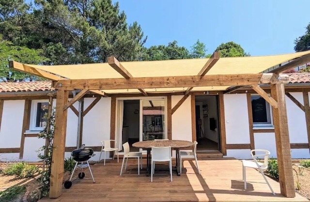 Nature & sea with terrace and play area