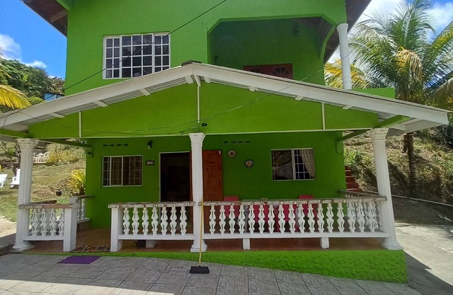 Nature surrounded apartment w/pool and 5 minuets away from the beach!
