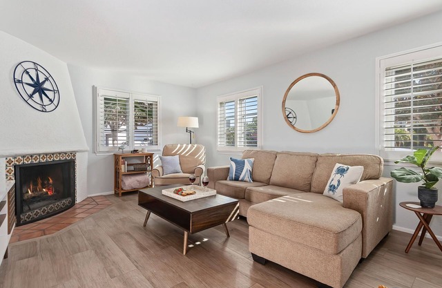 Nautical Breeze - Walk to Beach, Wharf, Downtown, & Funk Zone!