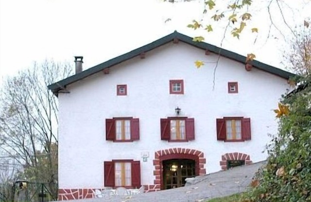 Navarlaz House for 13 people