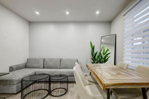 NDG Loft A Contemporary Urban Retreat
