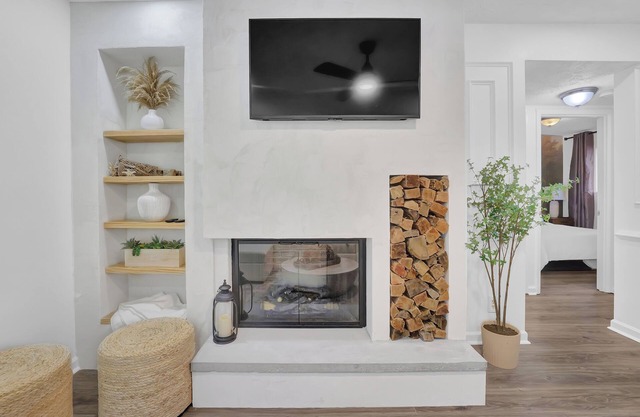 Near Atlanta Downtown and attractions, WiFi, free parking, Business Ready