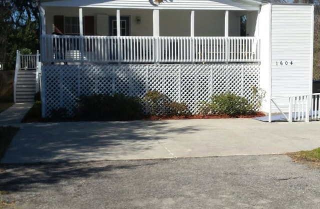 Near Folly Beach & Charleston nComfortable & Spacious