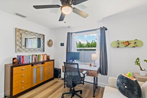 Near Ft Myers Beach Cozy fun 2BD
