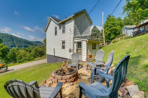 Near Hiking Trails Central Emporium Home