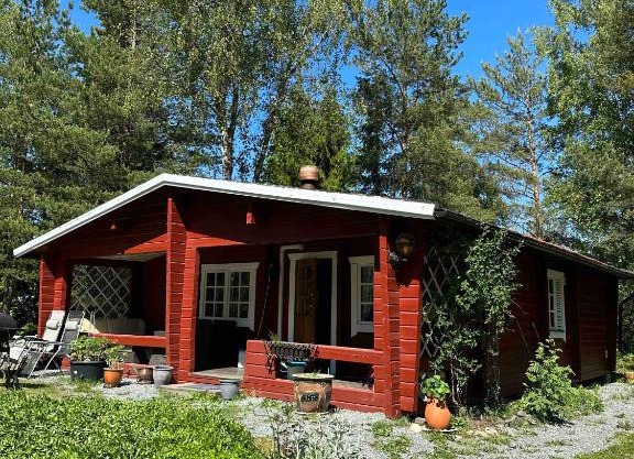Near Kapellskär Port - A Cosy Cottage in Norrtälje
