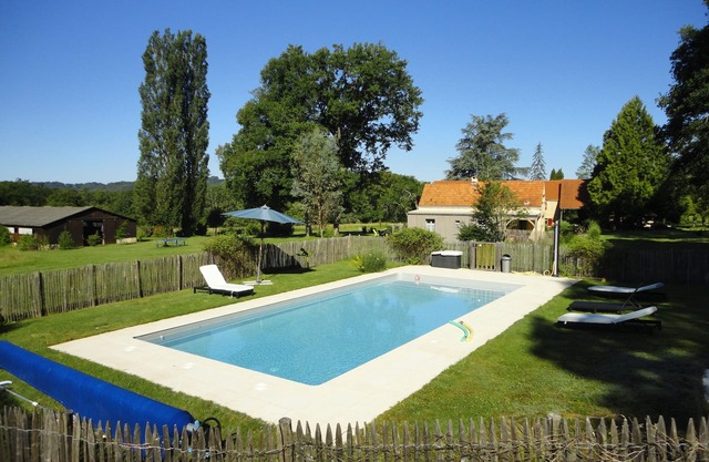 Near Sarlat, in Périgord Noir, the small sheepfold for nature holidays
