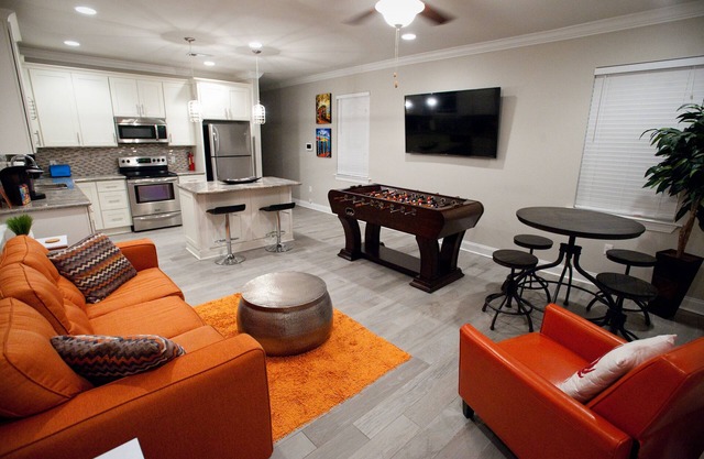 NEAR STREETCAR LINE! NEW LOCATION! BOOK NOW! 5 minutes from FRENCH QUARTER!
