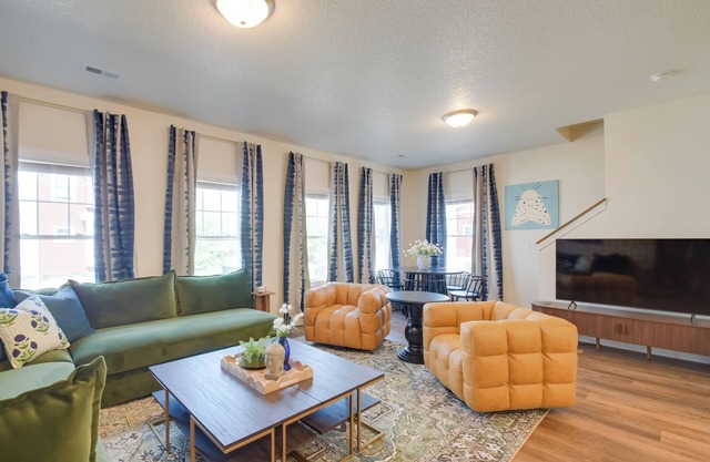 Near TBK Bank Sports Complex: Quad Cities Townhome