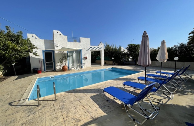 Near the Sea! Family Friendly, Mediterranean style Bungalow, Special Offer!