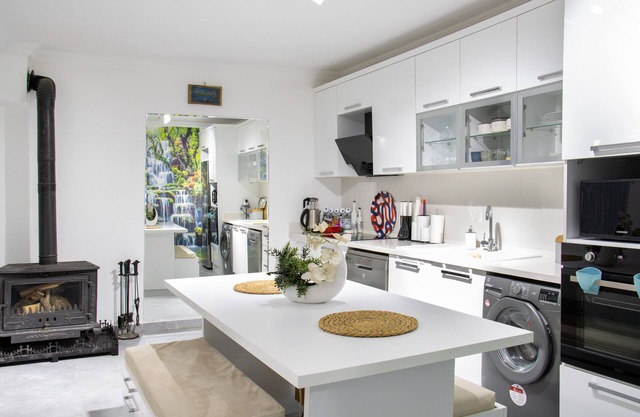 Near to Airport, for large family premium designed, calm, safe luxury house