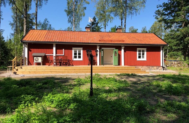 Nedanby | Cottage | Idyllic location | Porch | Grill