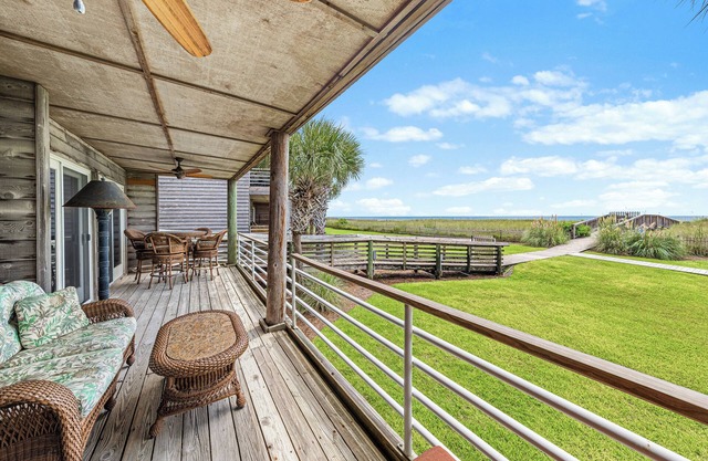 Needle Rush Point | 2 Pools, Docks w/Slips | Walk to FloraBama | Beachfront | My Beach Getaways