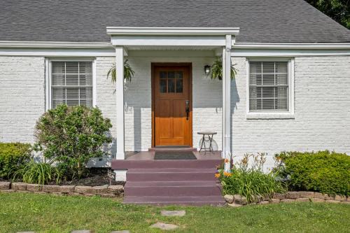 Neighborhood Retreat, Large Yard, Fire Pit