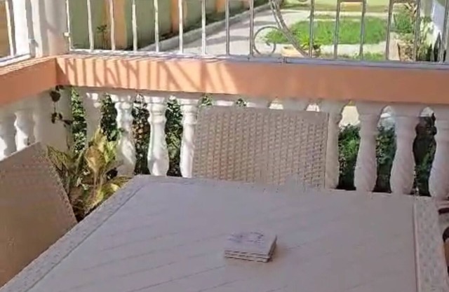 Nellody's spacious n serene 2-bedroom apartment with AC, WiFi in tranquil Negril